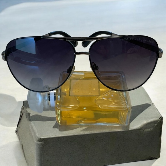 Marc Jacobs Sunglasses Unisex Aviator, Silver and Black, With Case - Picture 15 of 16